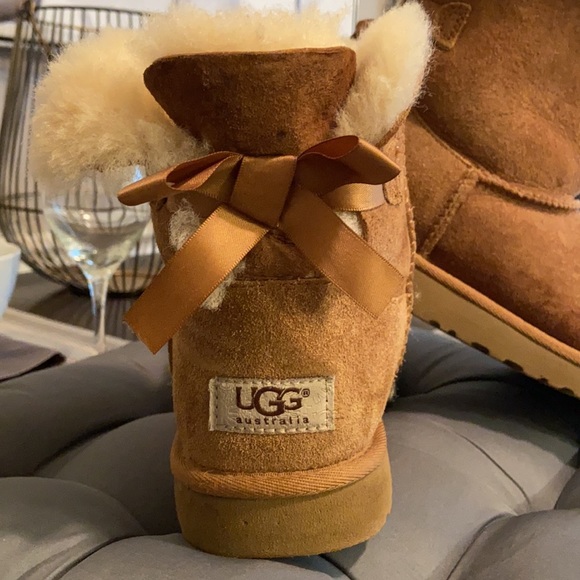 UGG Boots - Picture 2 of 6